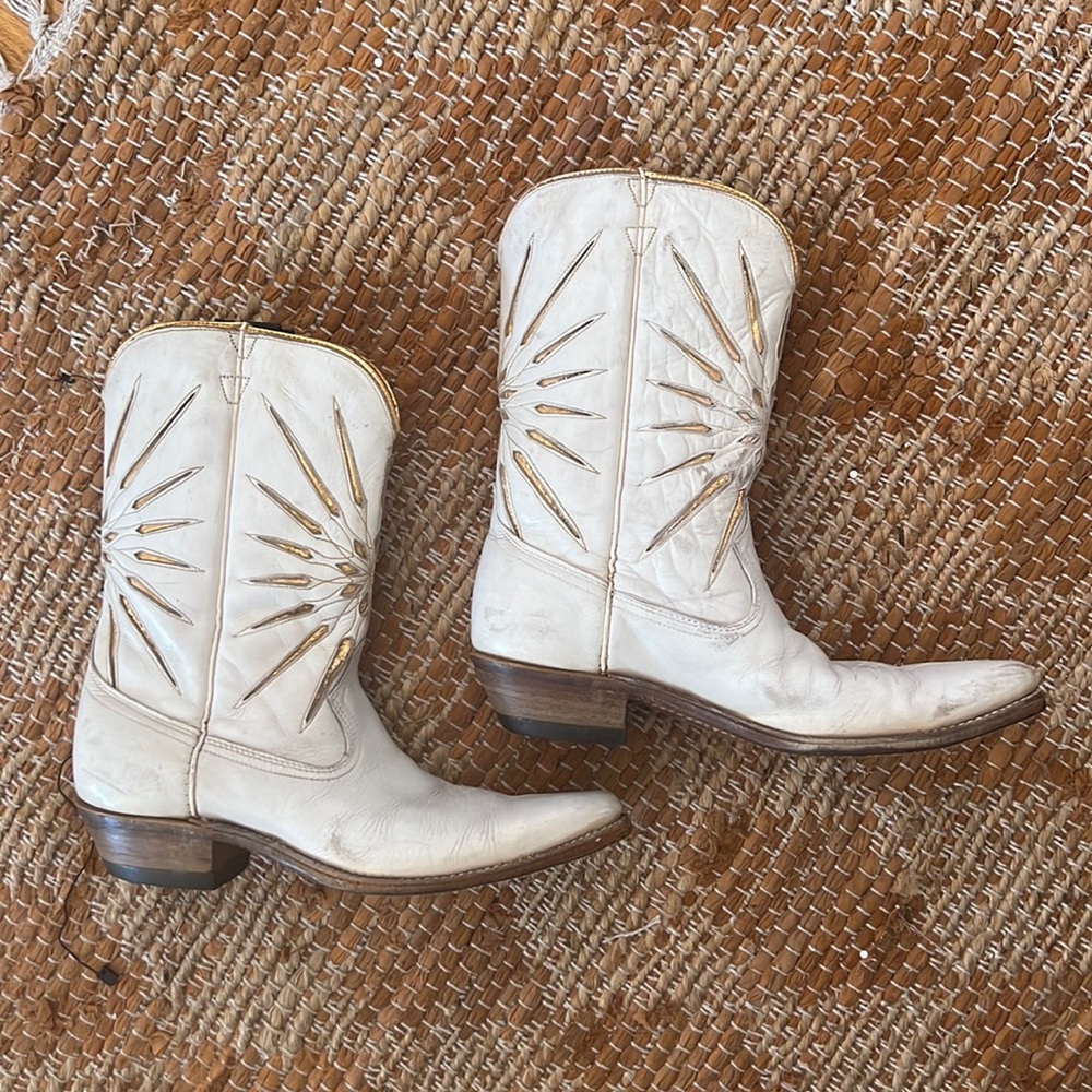 Acme vintage 1950s Sunburst Women’s Cowboy Boots white leather gold inlay
